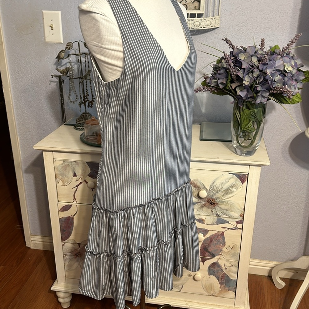 Karen Kane Ruffled Sheath - Picture 2 of 7